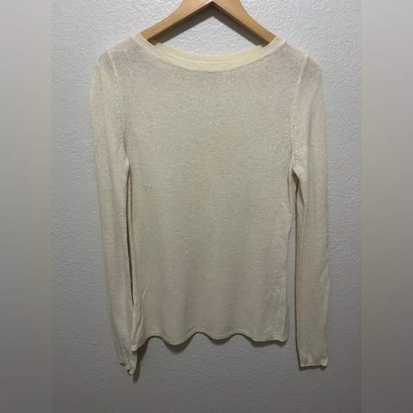 Adrienne Vittadini Pale Yellow 100% 2 Ply Cashmere Sweater Size Large - Picture 1 of 4